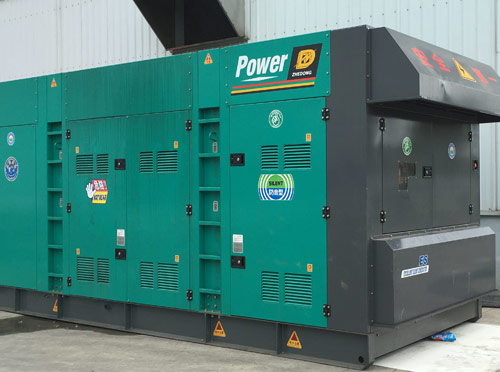 黔南升级发电机组的过程中需要注意哪些安全事项？