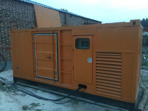 黔南发电机组长期使用中，电缆线的敷设路径有哪些要求？